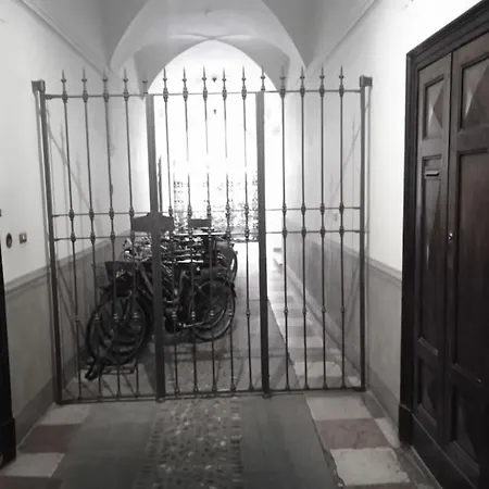 Apartment Crisopoli In Pieno Centro A Parma